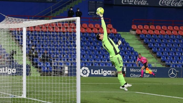 Getafe - Real Madrid | LaLiga Santander: Courtois: